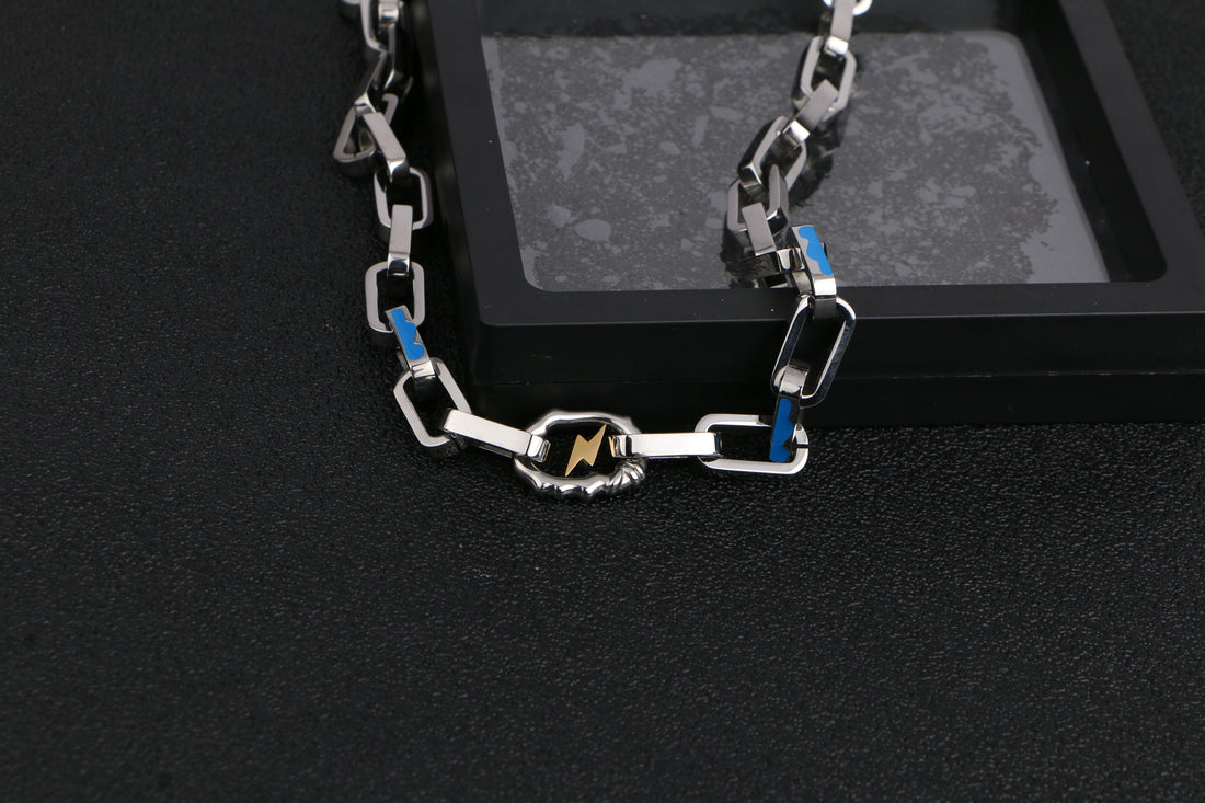 Unleashing Bold Style: Discover Our Modern Chain Necklace with Striking Details