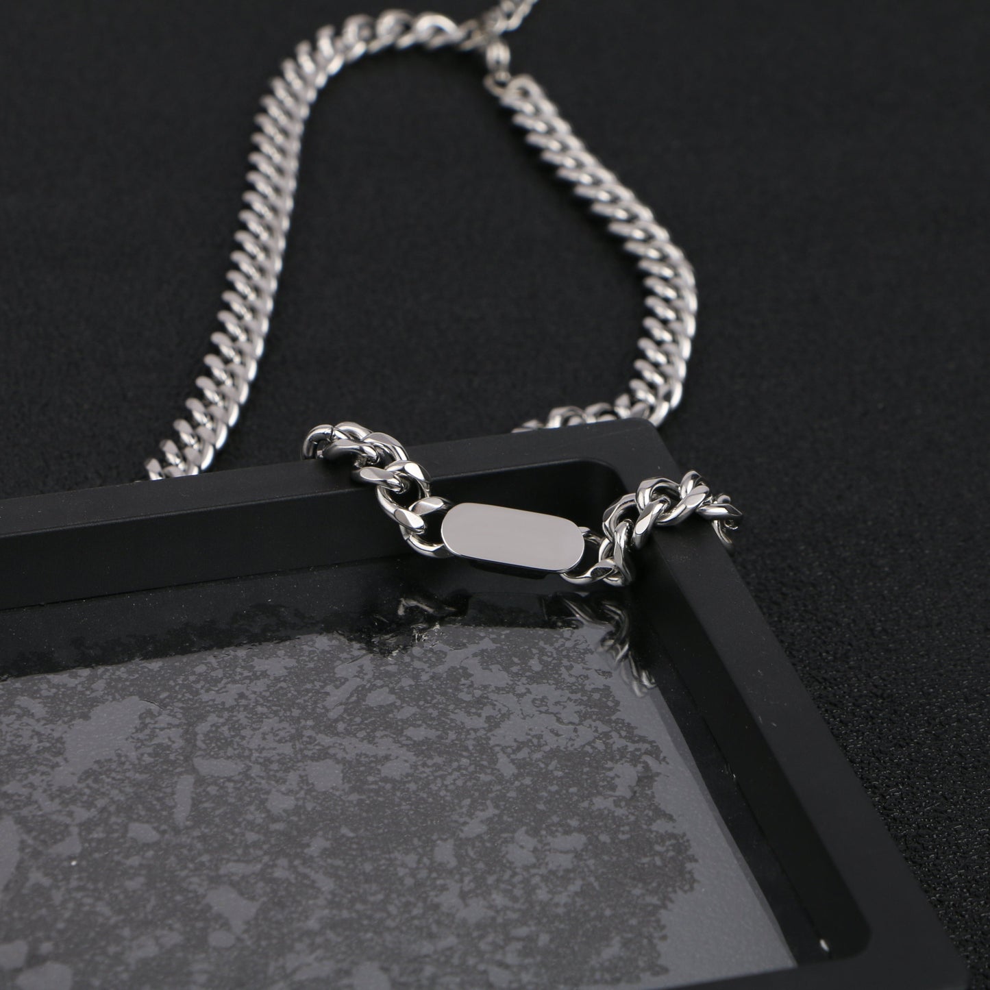 Signature Link Chain Necklace