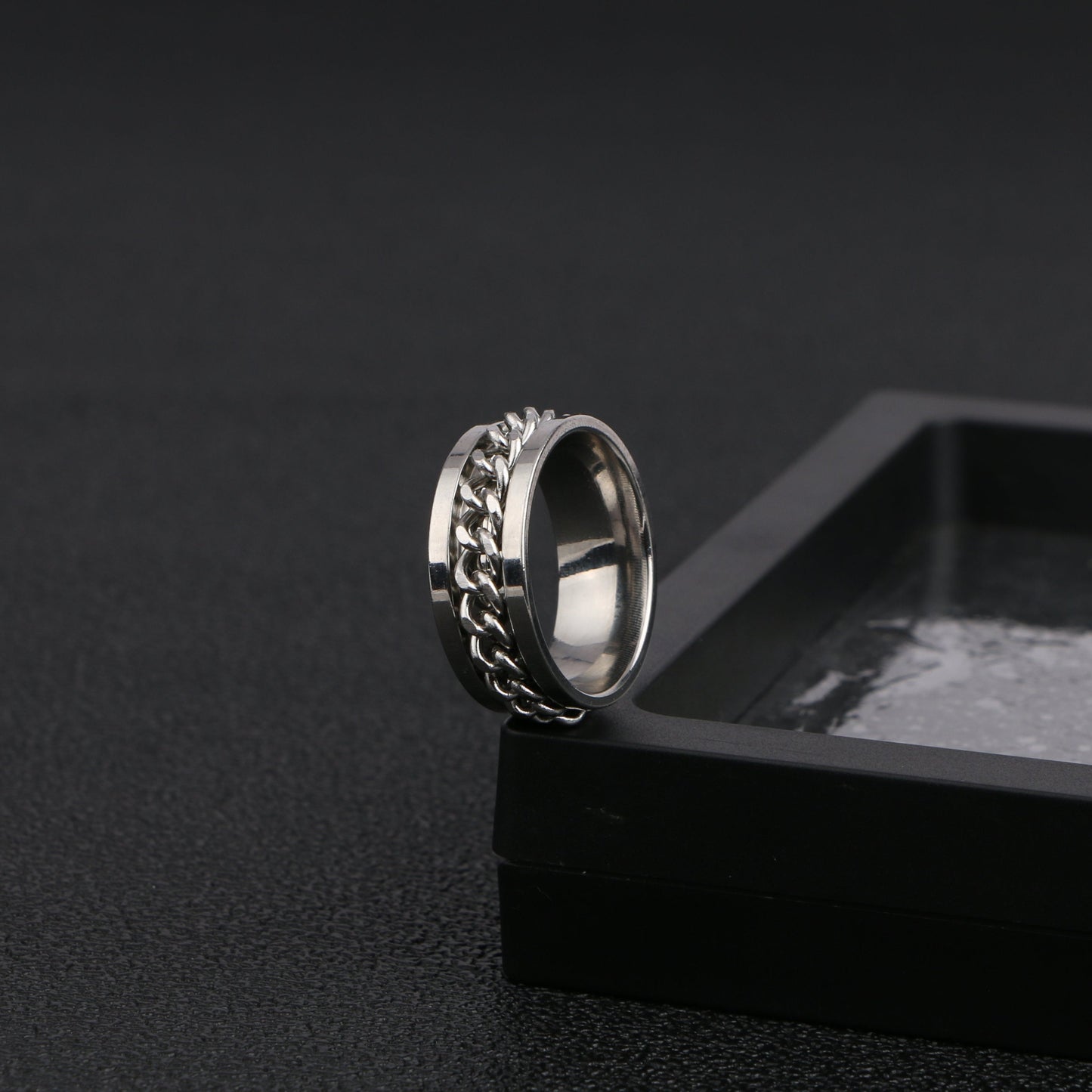Chain Link Fusion Ring