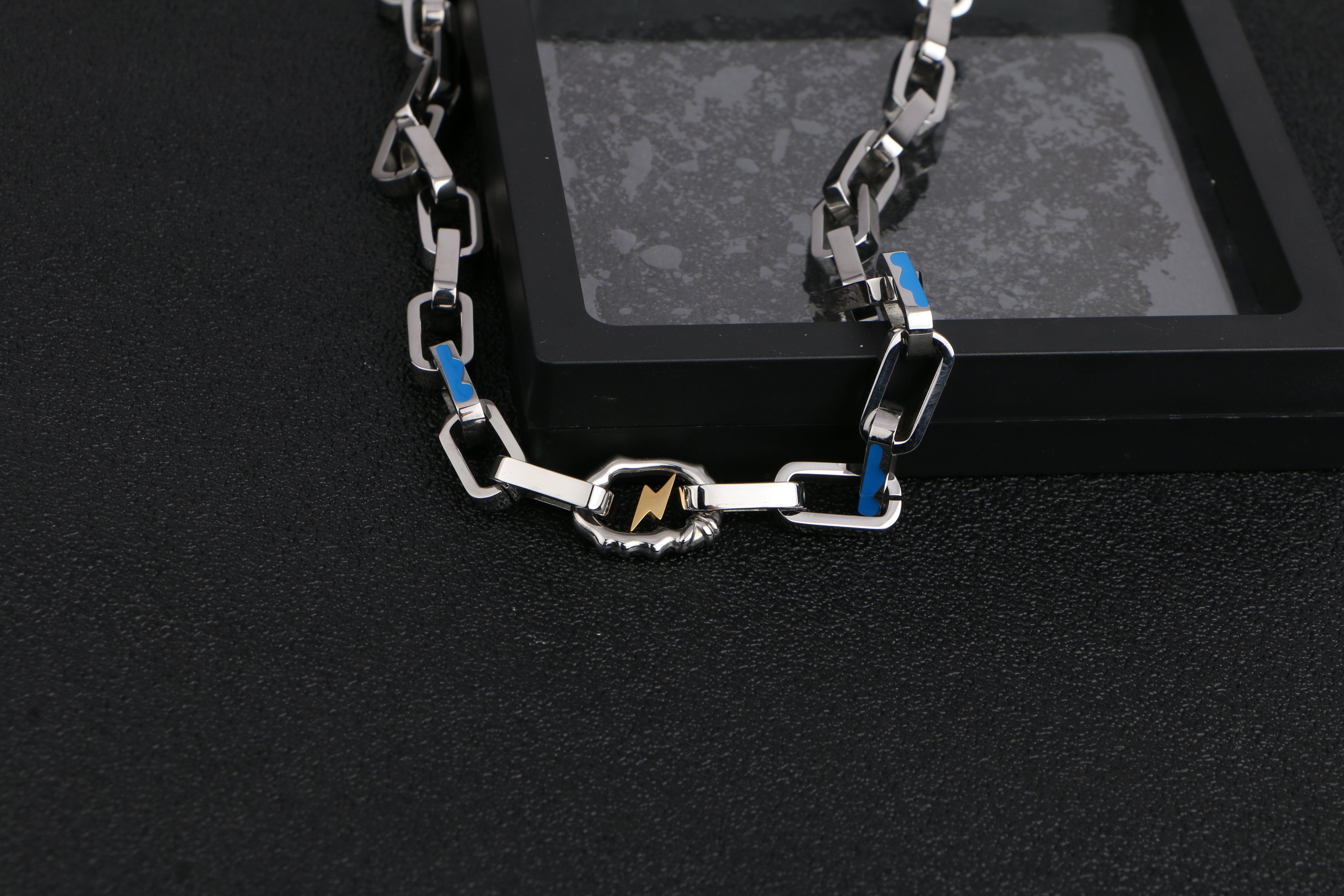 Unleashing Bold Style: Discover Our Modern Chain Necklace with Strikin ...