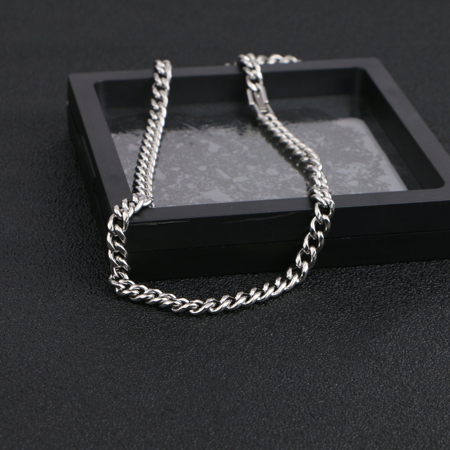 Sleek Chain Necklace