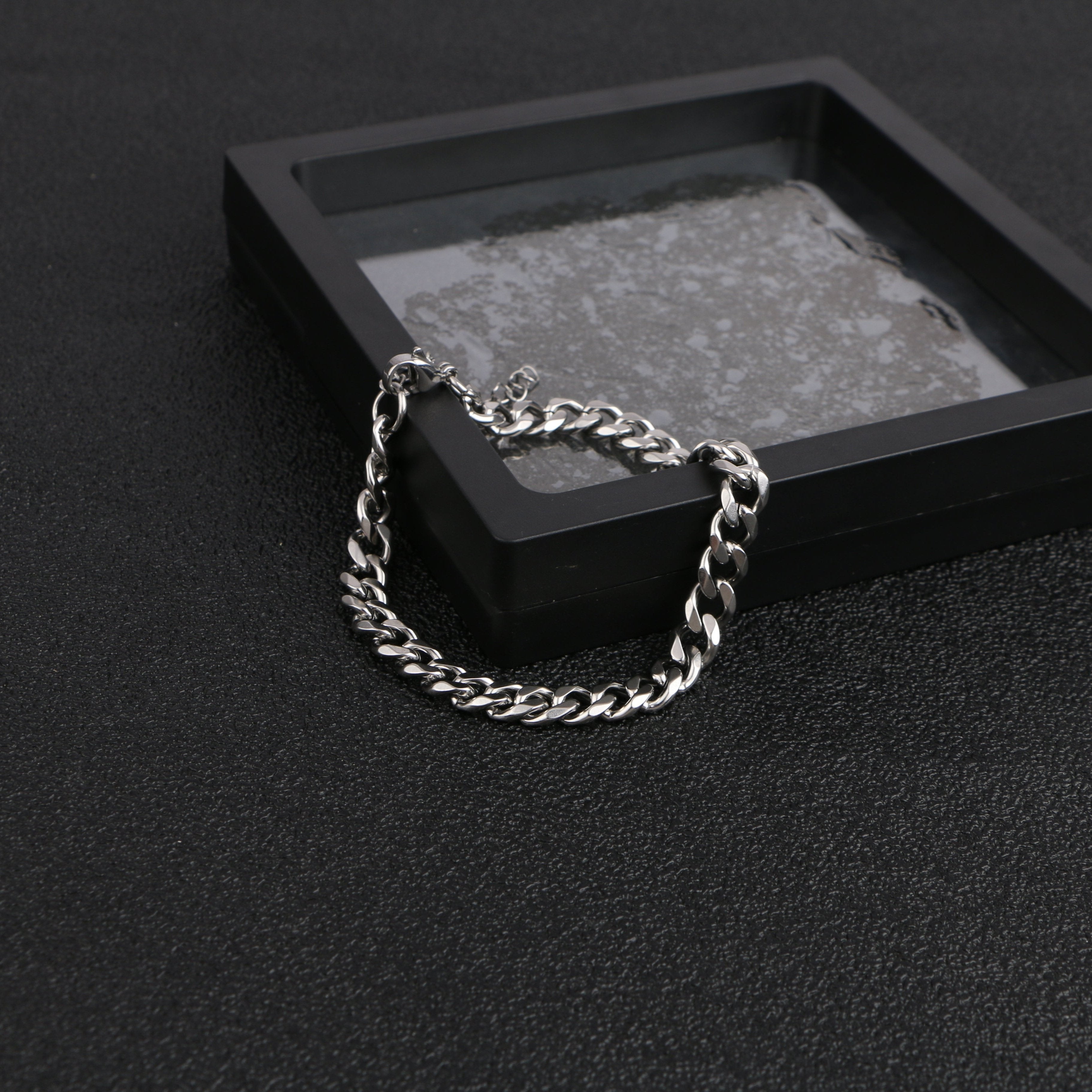 Classic Chain Link Bracelet – CwC Jewelry